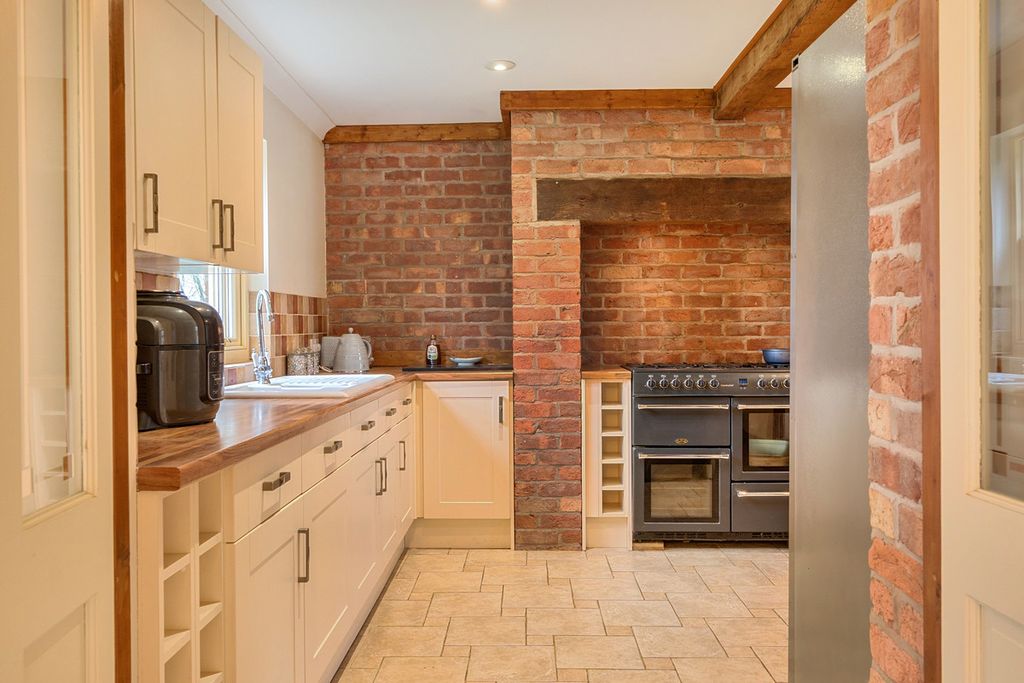 Property photo 2 of 50