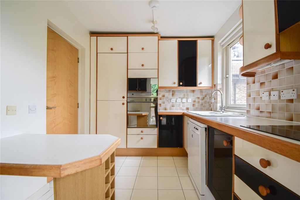 Property photo 3 of 14 Picture No. 48