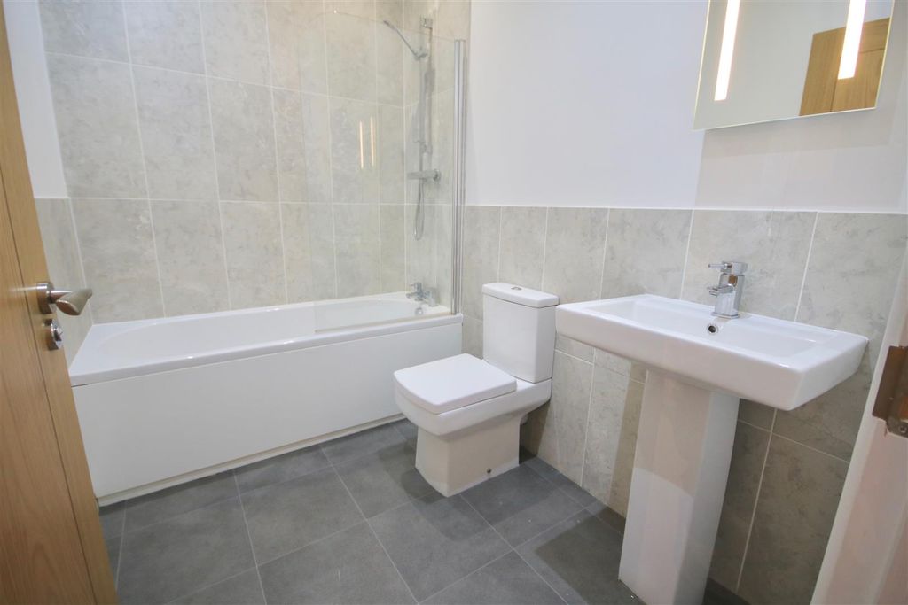 Property photo 3 of 8 Img_0008.Jpg