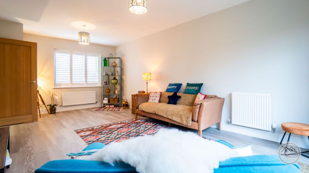 Property photo 2 of 29