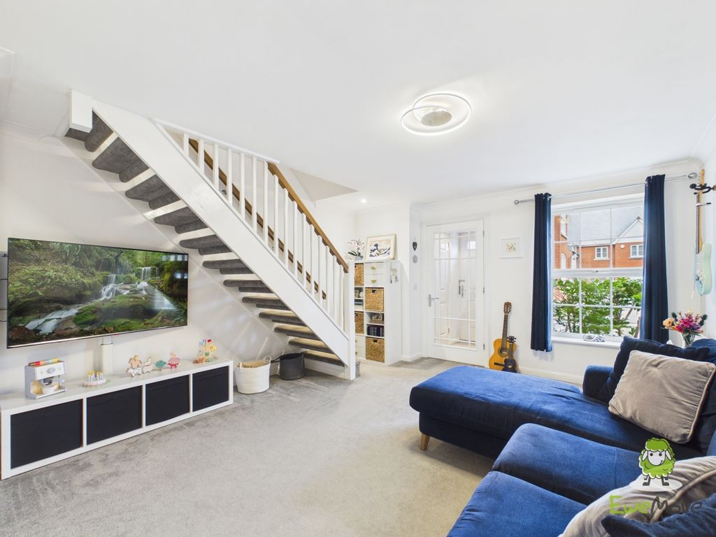 Property photo 2 of 20 Ewemove Estate Agents Basingstoke - Wickham Way -L