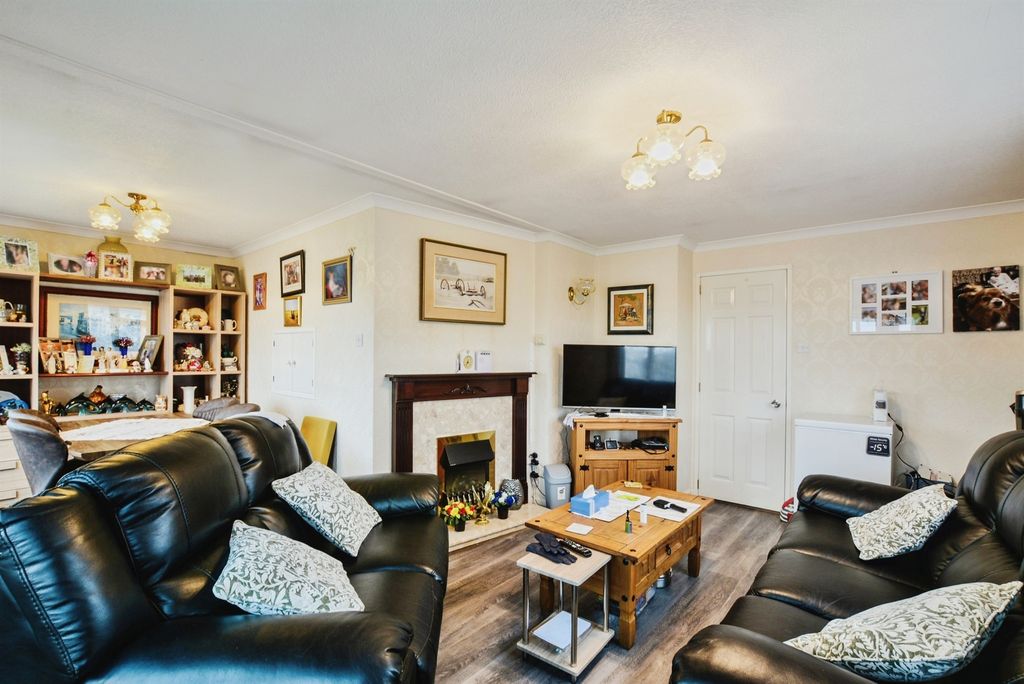 Property photo 3 of 23