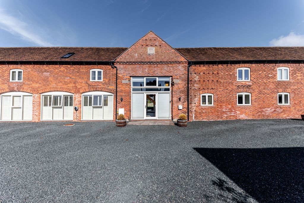 Property photo 1 of 28