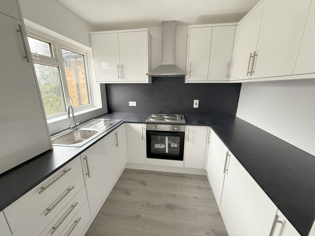 Property photo 2 of 9 Kitchen