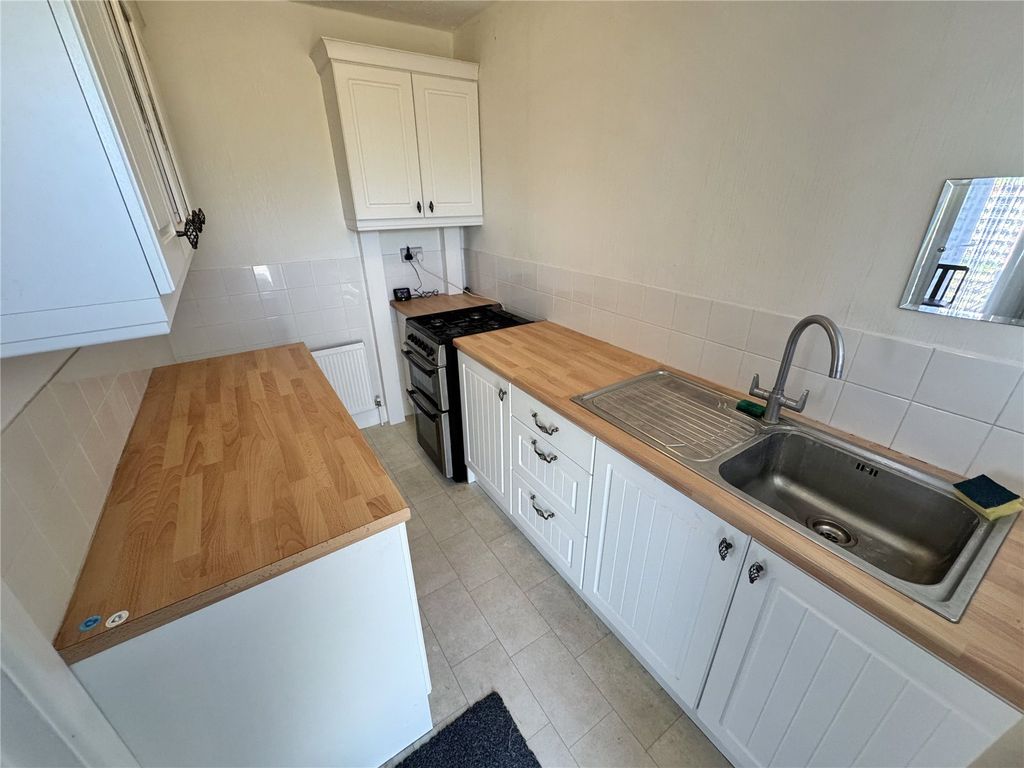 Property photo 2 of 11 Picture No. 23