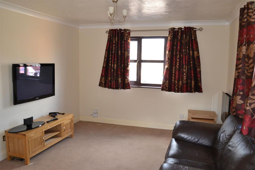 Property photo 3 of 7
