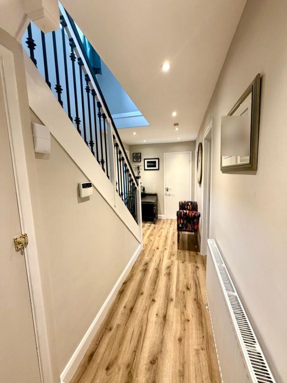 Property photo 2 of 17 Hallway