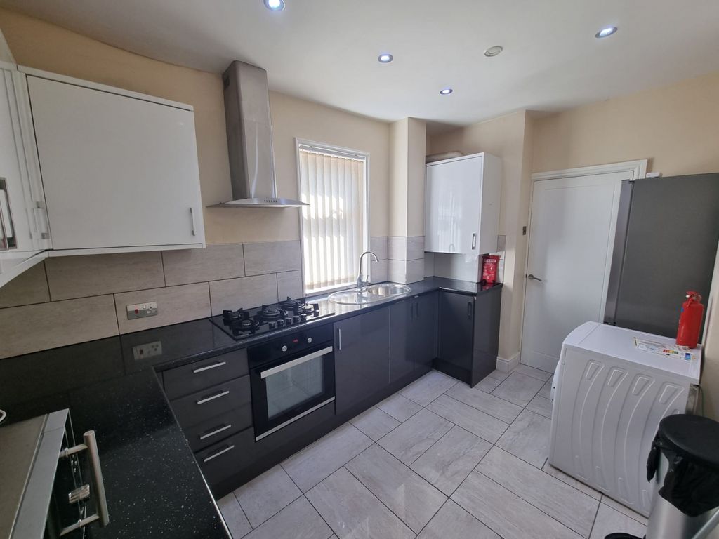 Property photo 1 of 9 Kippax Street