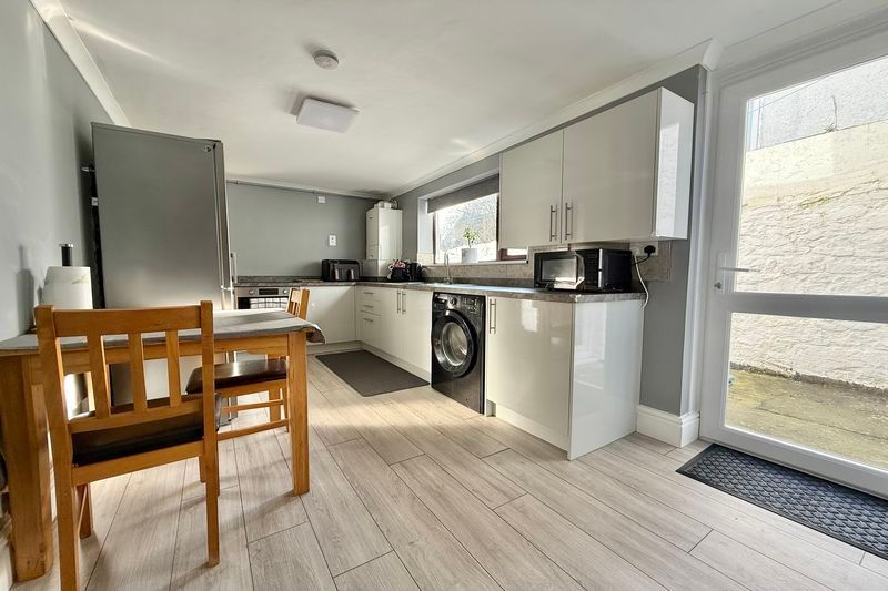 Property photo 2 of 11 Kitchen/Diner