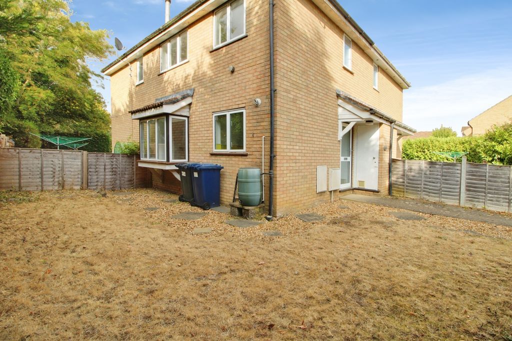 Property photo 1 of 17 Photo 7