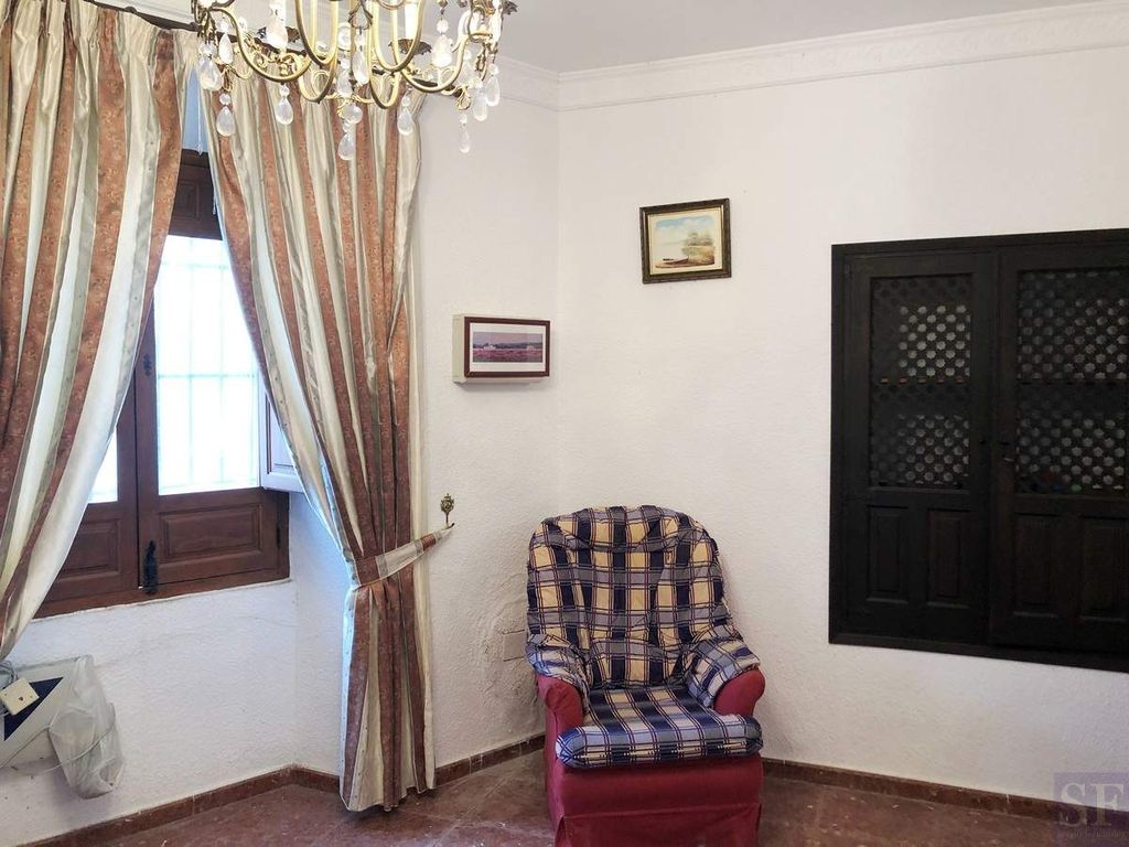 Property photo 2 of 19