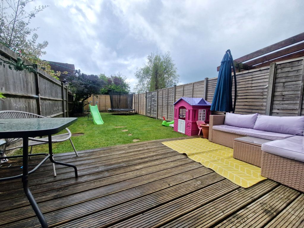 Property photo 2 of 12