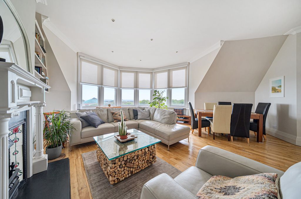 Property photo 2 of 13 1459966-38-6A0B26...