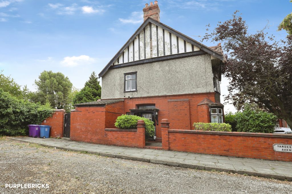 Property photo 1 of 24