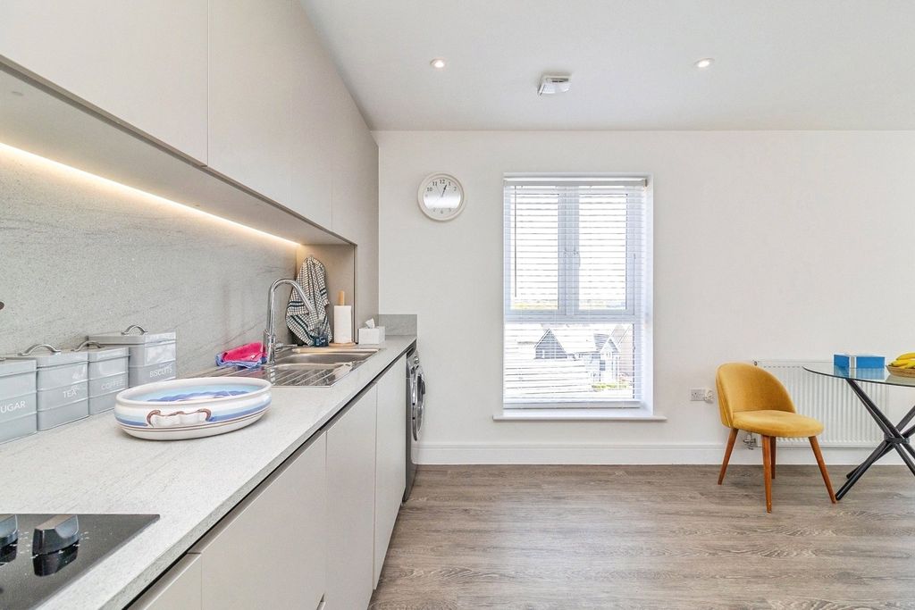 Property photo 3 of 19 Picture No. 12