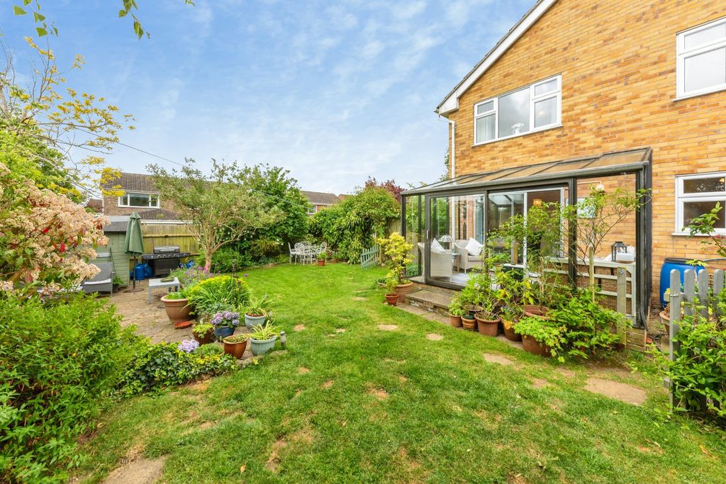 Property photo 2 of 20 14_Meadowdale_Crescent-35