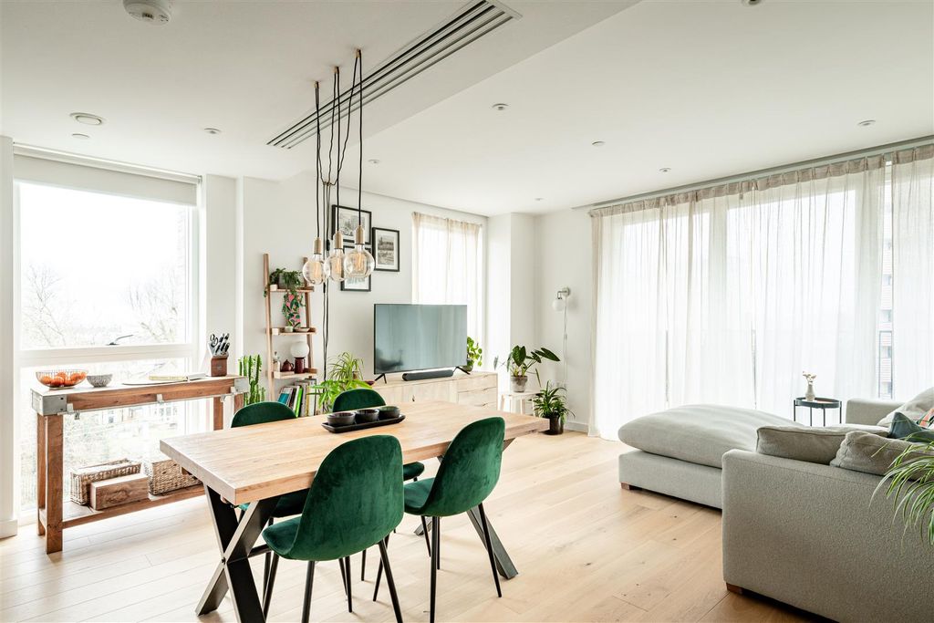 Property photo 2 of 15 Broxburn House-12.Jpg