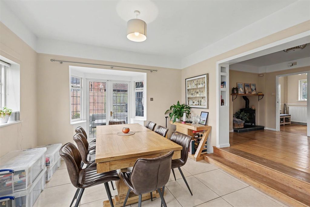 Property photo 3 of 19 Dining Area.Jpg