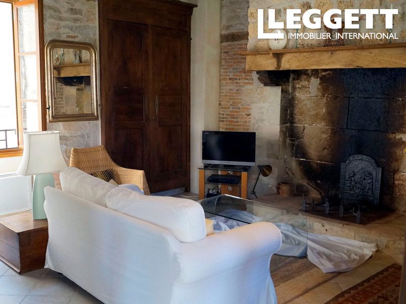 Property photo 2 of 10