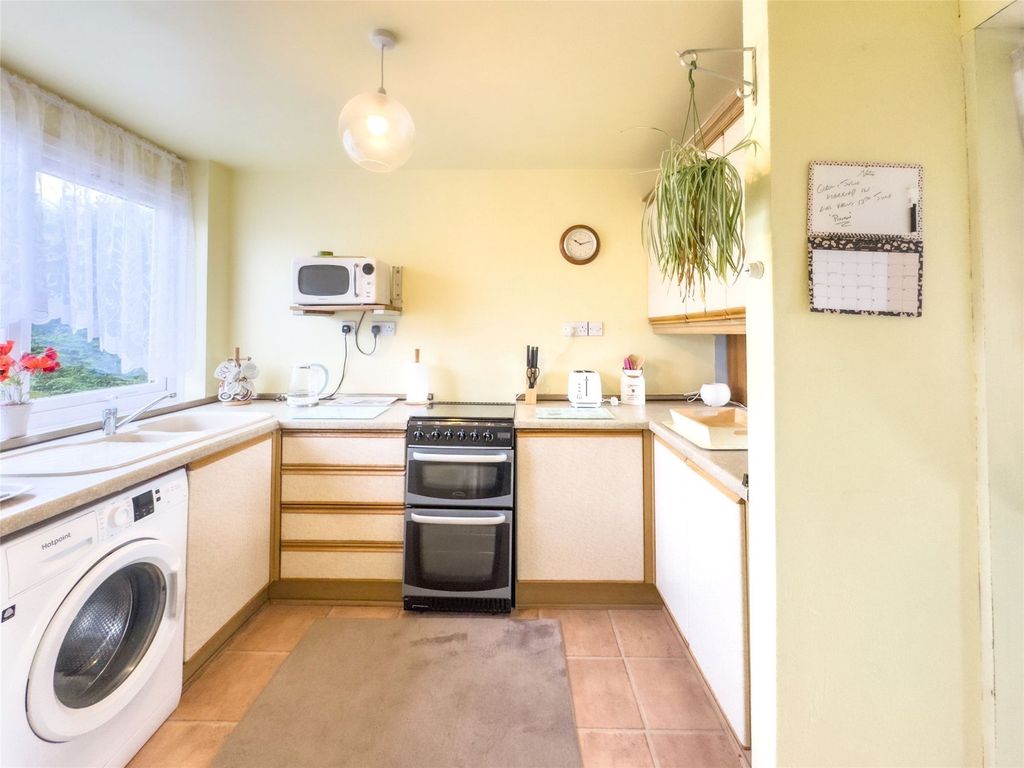 Property photo 3 of 12 Kitchen