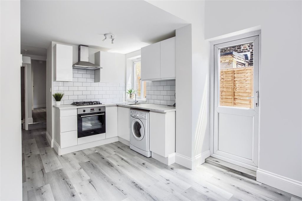 Property photo 2 of 36 2