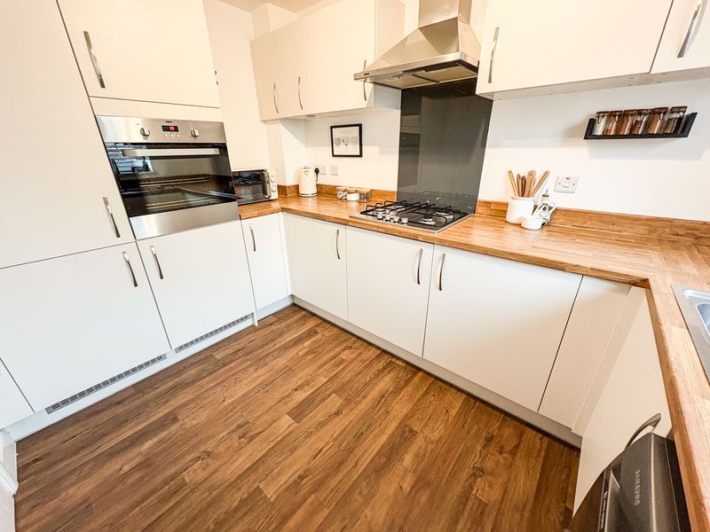 Property photo 3 of 13 Photo 9