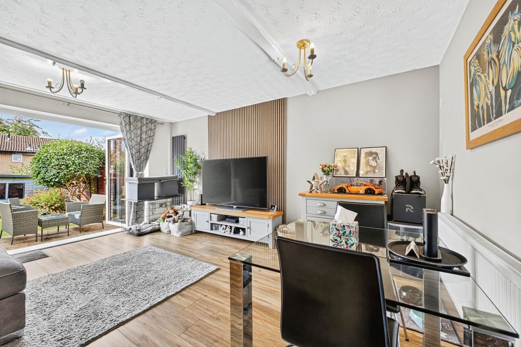Property photo 2 of 16 Pbox-Img.Jpg
