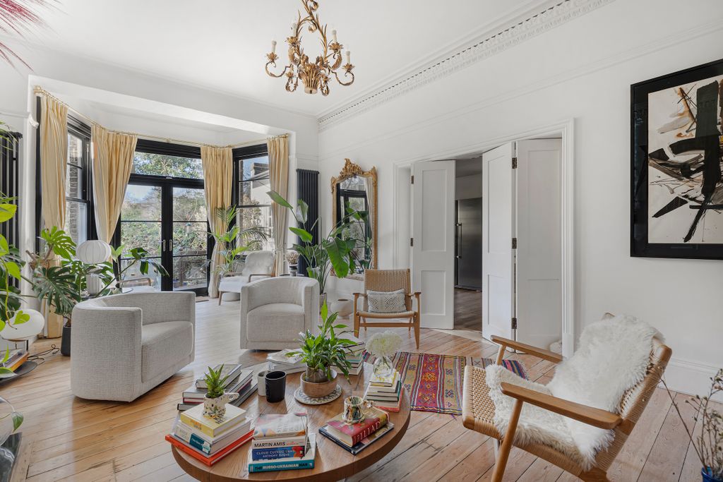 Property photo 3 of 28