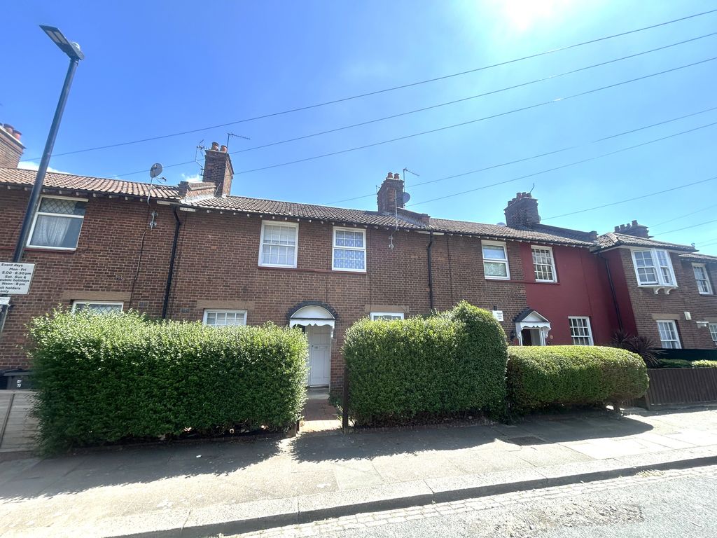 Property photo 2 of 17 Image00001