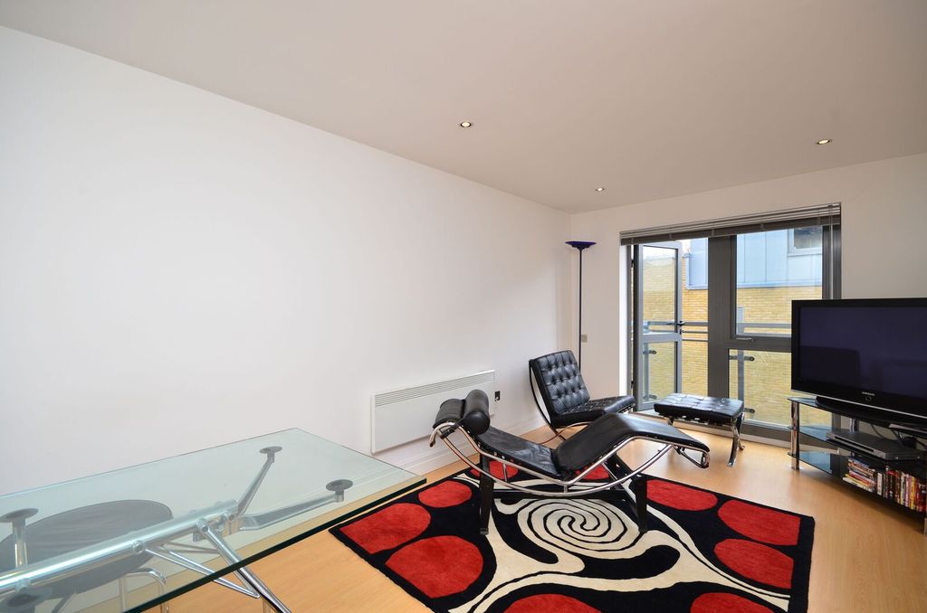 Property photo 1 of 9