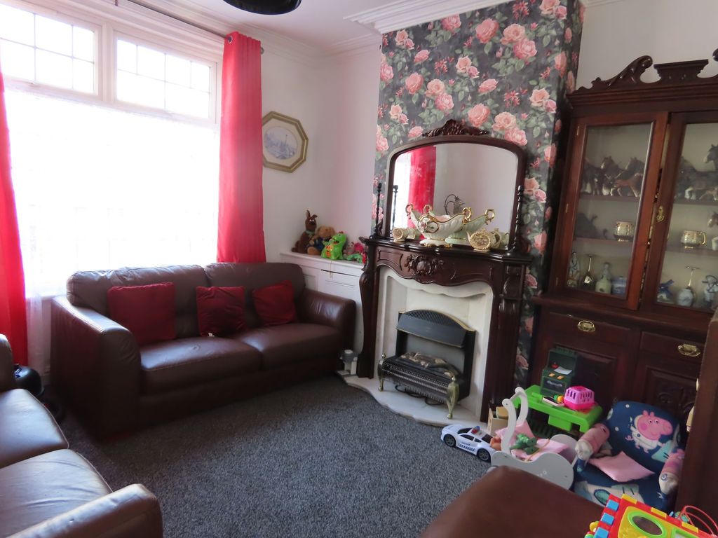 Property photo 2 of 11