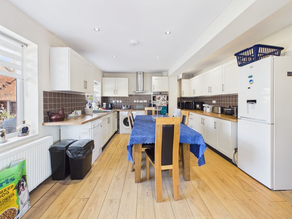 Property photo 2 of 18 Breakfast/Kitchen