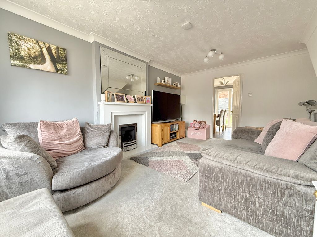 Property photo 2 of 15 Living Room