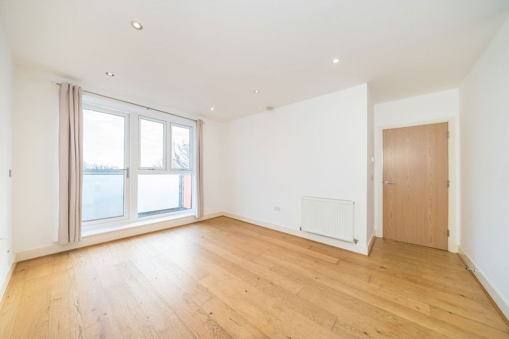 Property photo 2 of 7