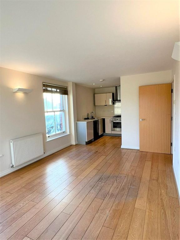 Property photo 2 of 8