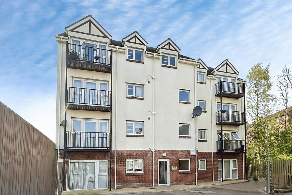 Property photo 1 of 9 External