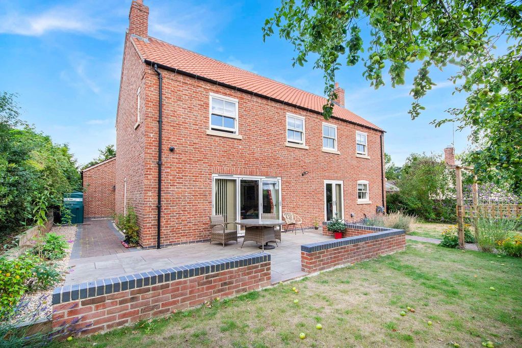 Property photo 1 of 24