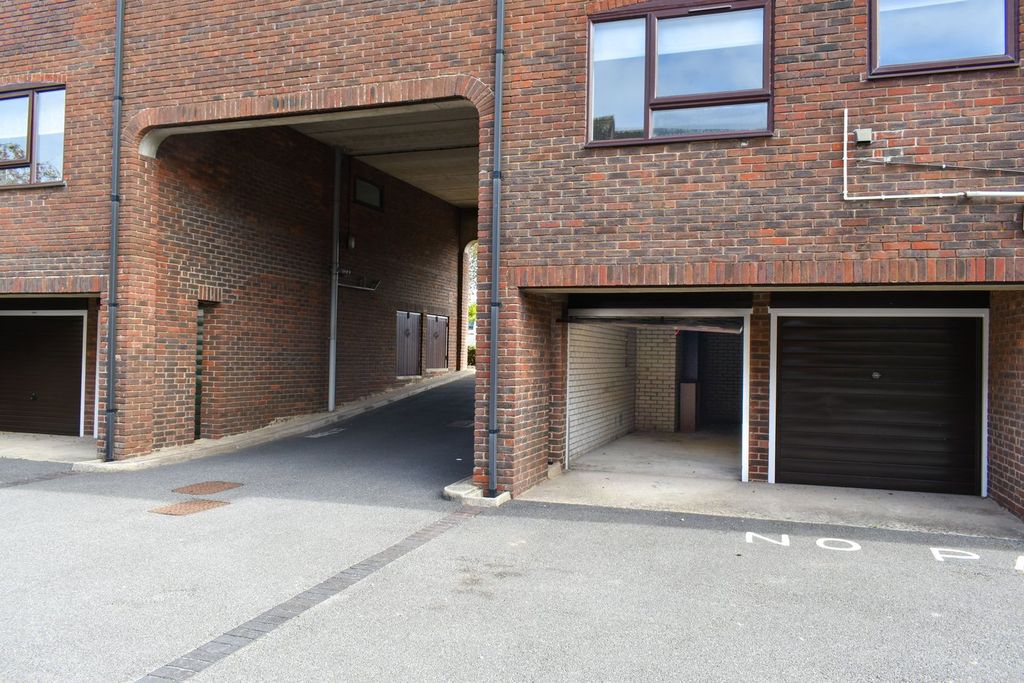 Property photo 3 of 8