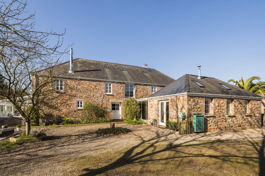 Property photo 1 of 20