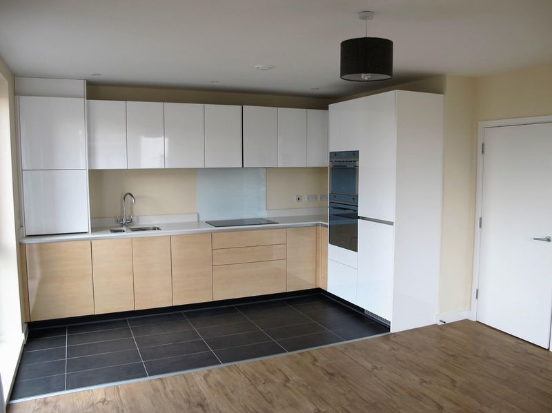 Property photo 2 of 14 Fitted Kitchen