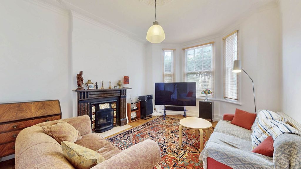 Property photo 2 of 17
