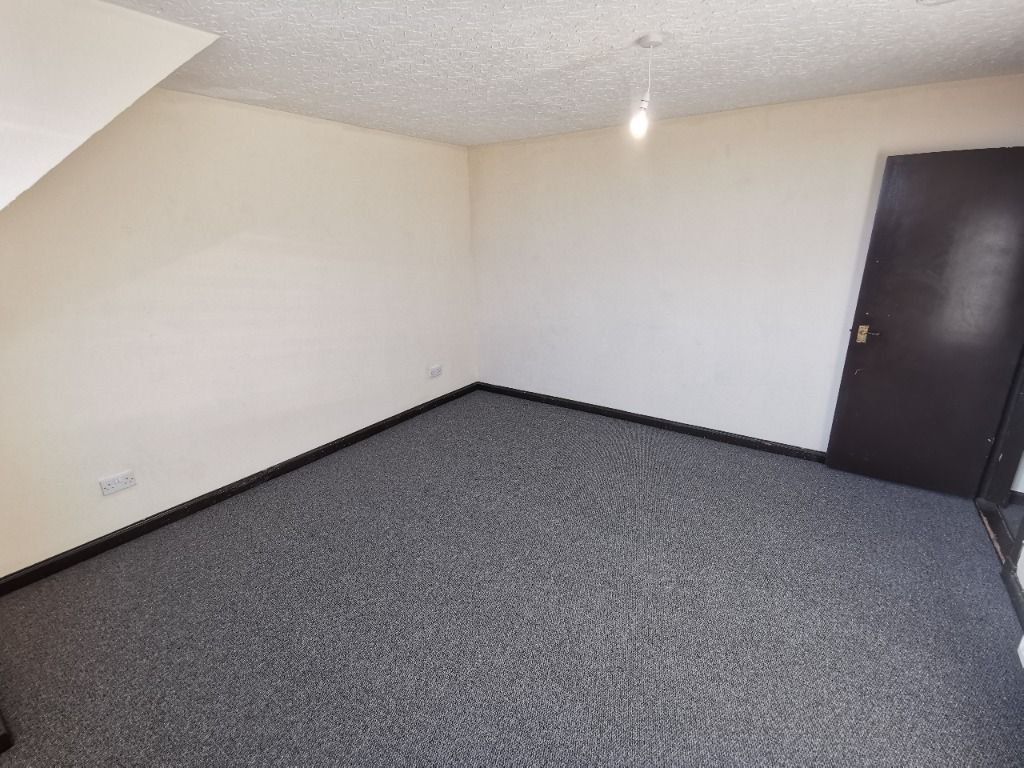 Property photo 3 of 31