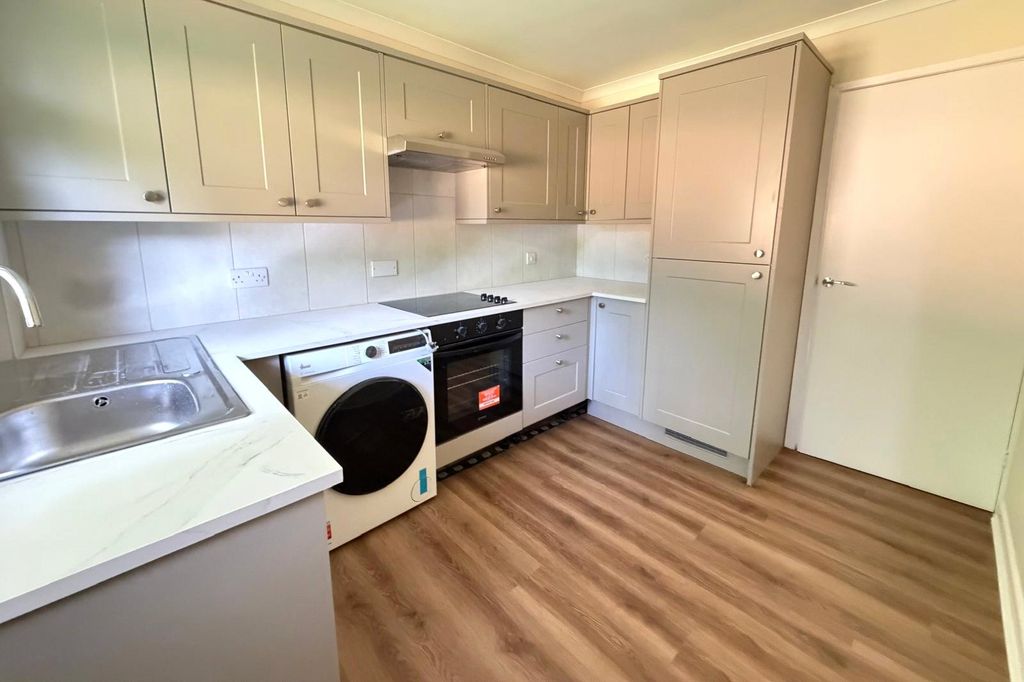 Property photo 2 of 14 Picture No. 06