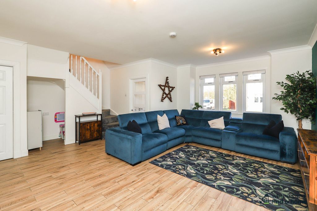 Property photo 3 of 20