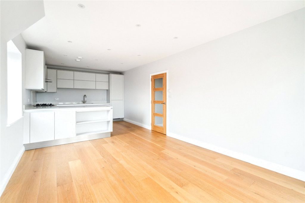 Property photo 3 of 10 Picture No. 27