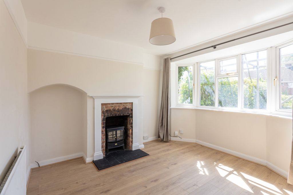 Property photo 1 of 18 Living Area
