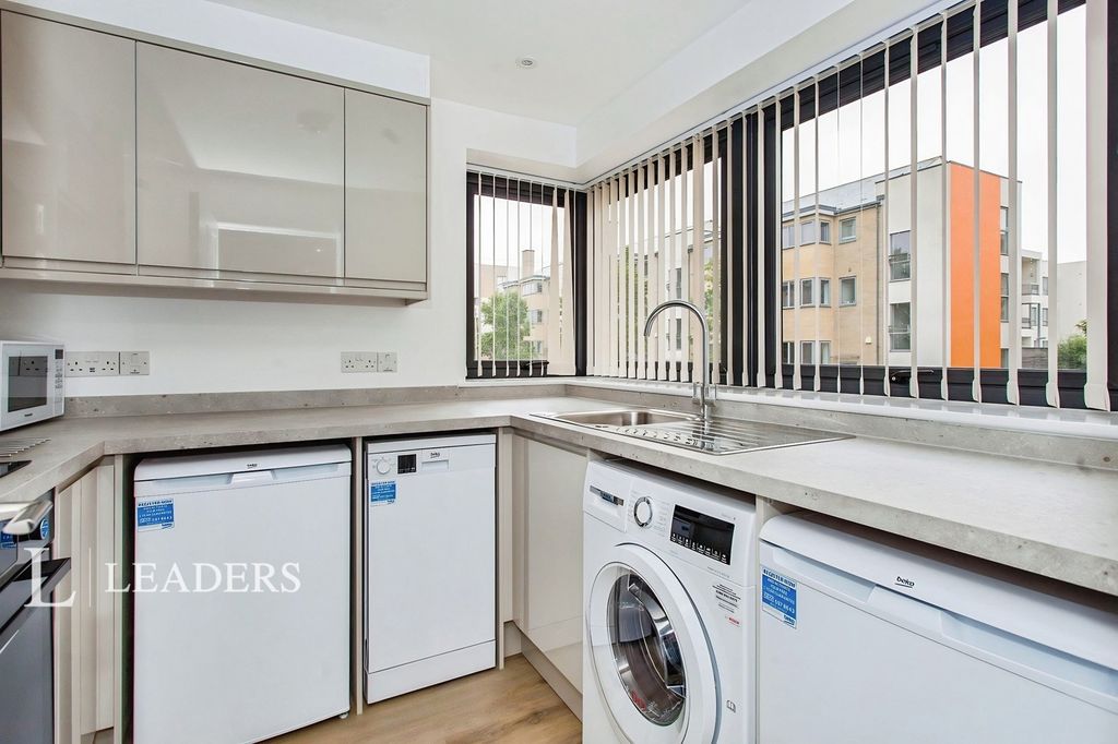 Property photo 3 of 10 Pbox-Img.Jpg