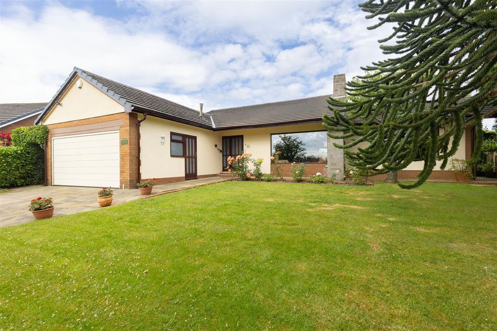 Property photo 1 of 34 Front External