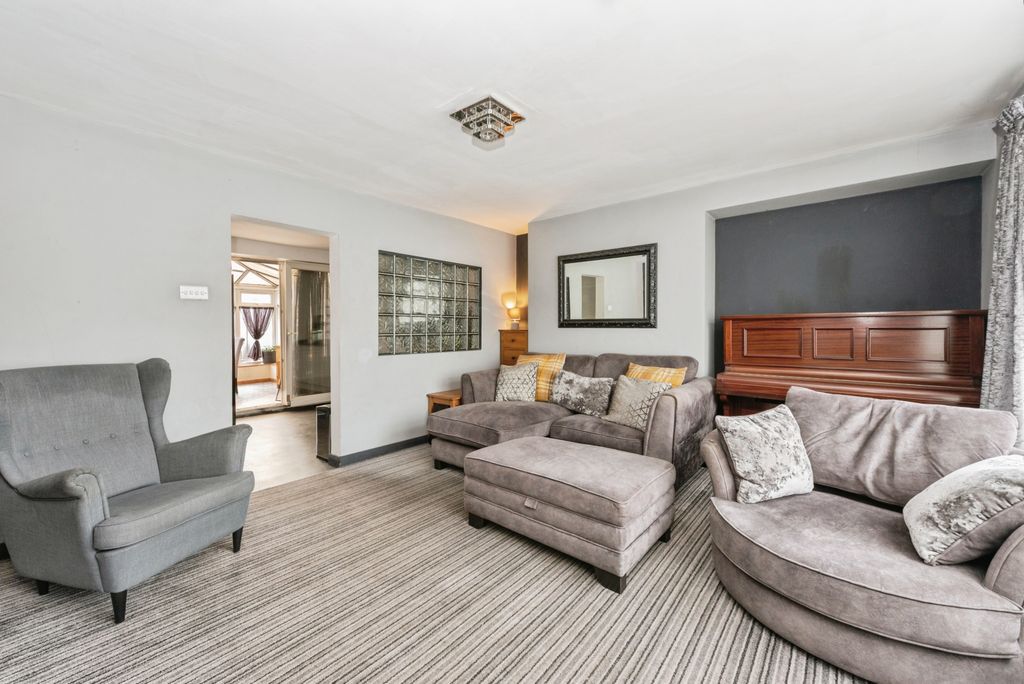 Property photo 2 of 20 Muncaster7Of33