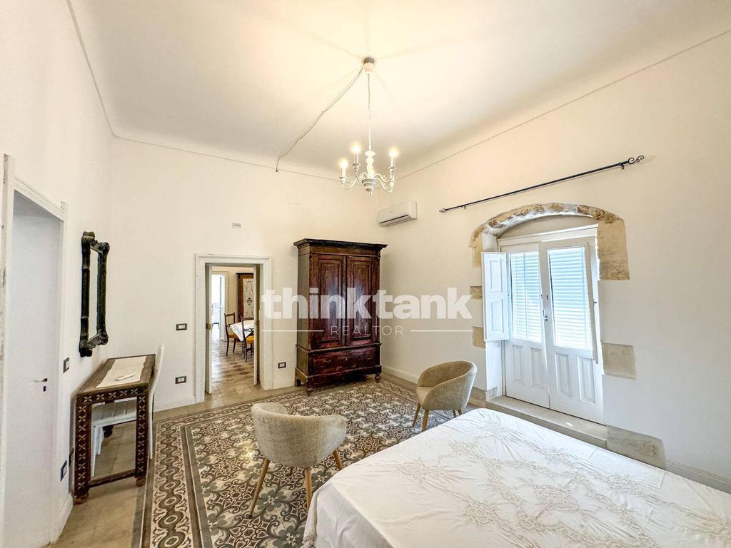 Property photo 1 of 33